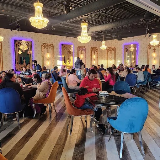 Comfortable Dining in Brampton: Why Space & Seating Matter More Than You Think